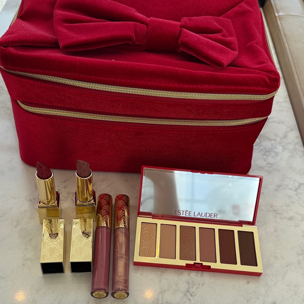(Unused)Estee Lauder Red Makeup Set with Lipsticks and Eyeshadow Palette